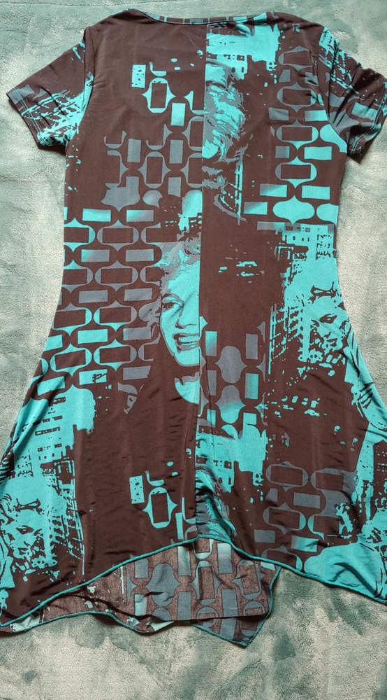 Tunic - Picture 2 of 9